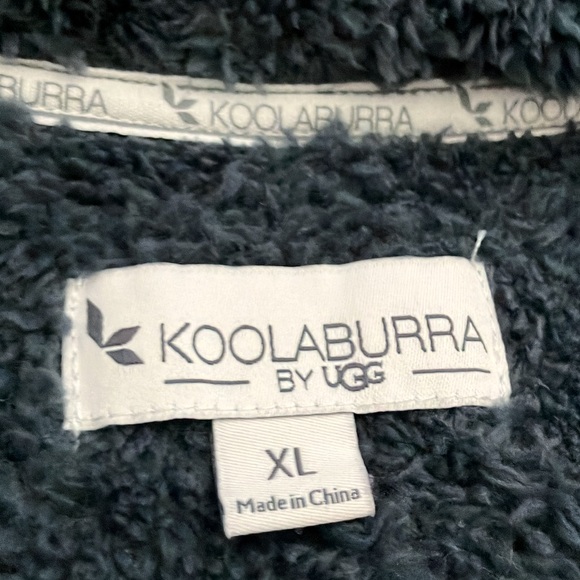 Like New Koolaburra by UGG Embossed Sherpa Fleece Vest Blackened Pearl, Size XL - Picture 9 of 10